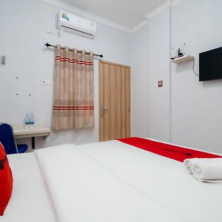 Reddoorz Syariah Near Stasiun Lrt Bumi Sriwijaya Hotel Palimbão Exterior foto